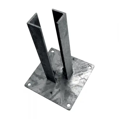Patka Zn k montáži čtyřhranného sloupku na betonový základ 100x100 mm