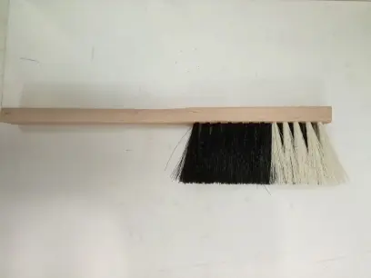 Smetáček dřevěný ruční